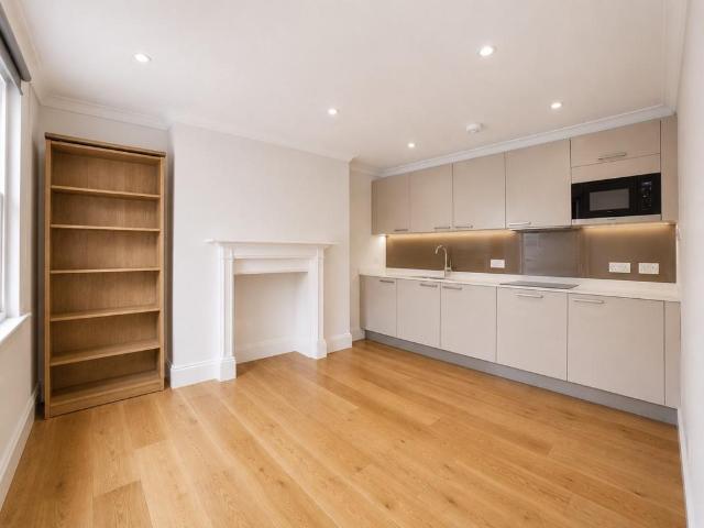 Apartment for rent in Soho, Greater London