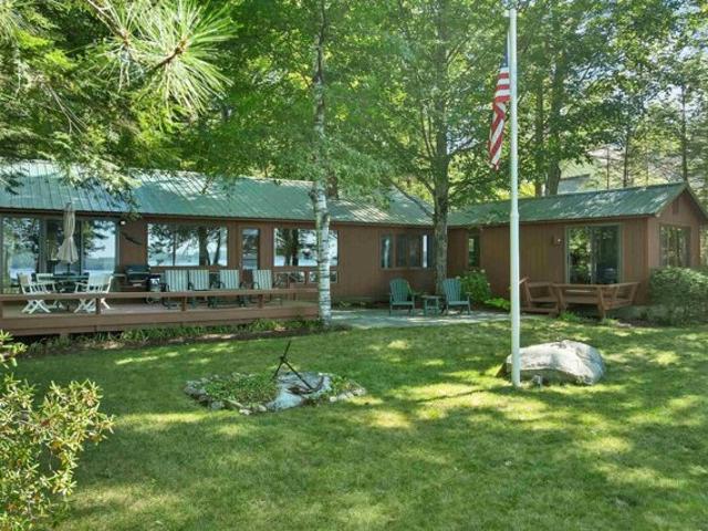 House for sale in Cooks Point, Moultonborough