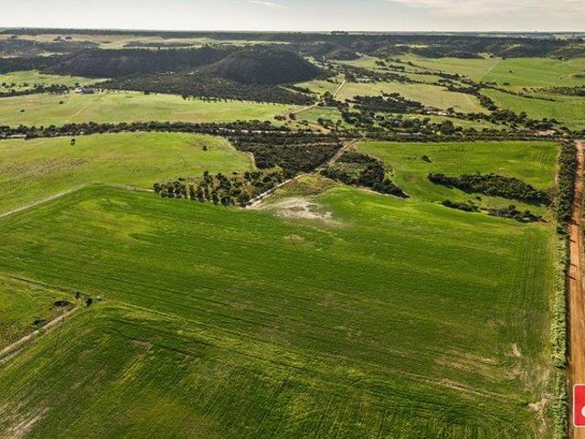 Cottage for sale in Bowes, Western Australia