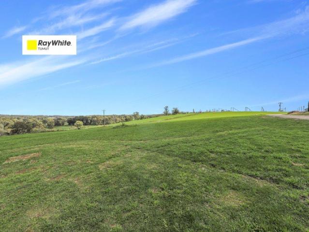 Cottage for sale in Batlow, New South Wales