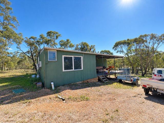 Cottage for sale in Landsborough, Shire of Pyrenees