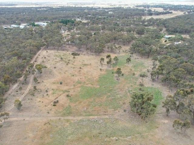 Cottage for sale in Alma, Victoria