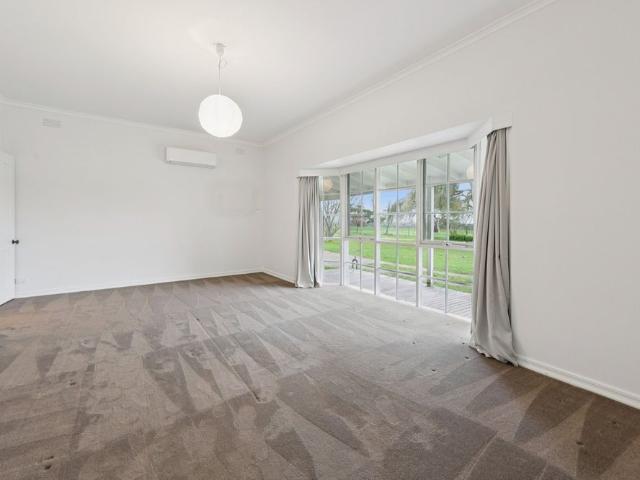 Room for rent in Camerons Creek, Victoria