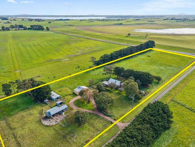 House for sale in Chocolyn, Victoria