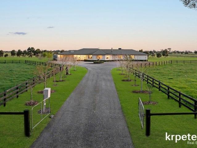 House for sale in Pakenham South, Victoria
