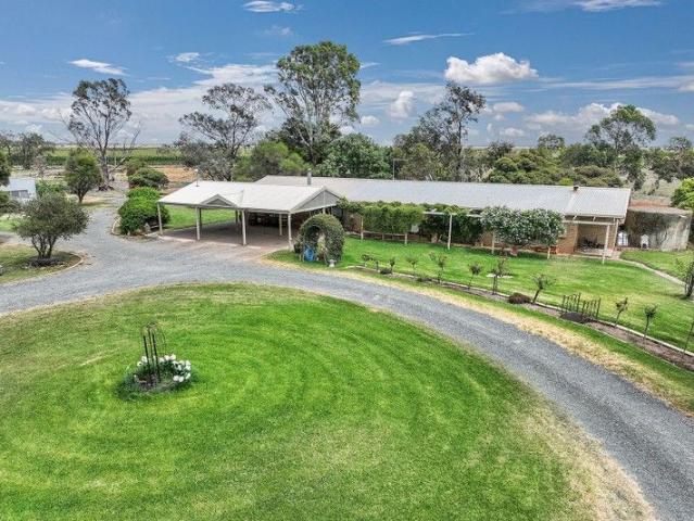 Cottage for sale in Tongala, Victoria