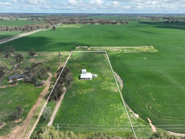 Cottage for sale in Naring, Victoria