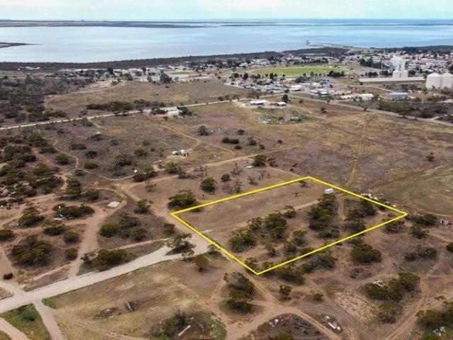 Land for sale in Cowell