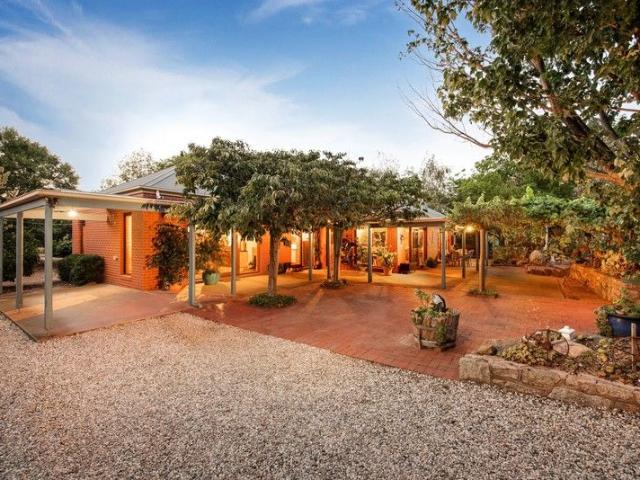 Cottage for sale in Beechworth, Victoria