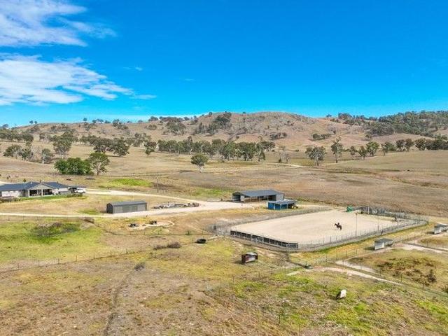 Cottage for sale in Halls Creek, New South Wales