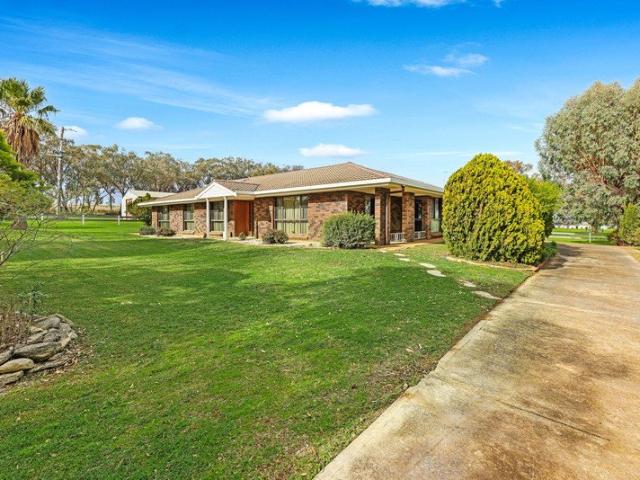 Cottage for sale in Piallamore, New South Wales
