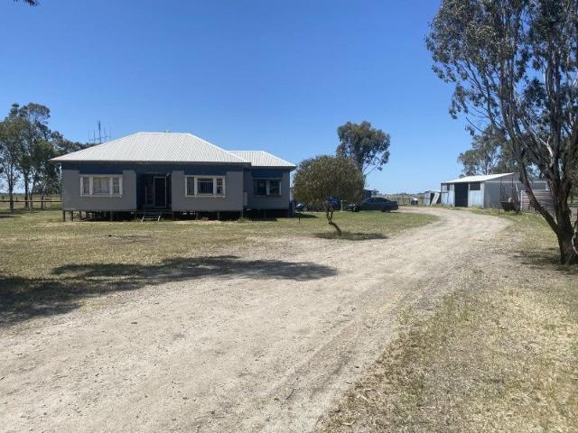 Cottage for sale in Capels Crossing, Victoria