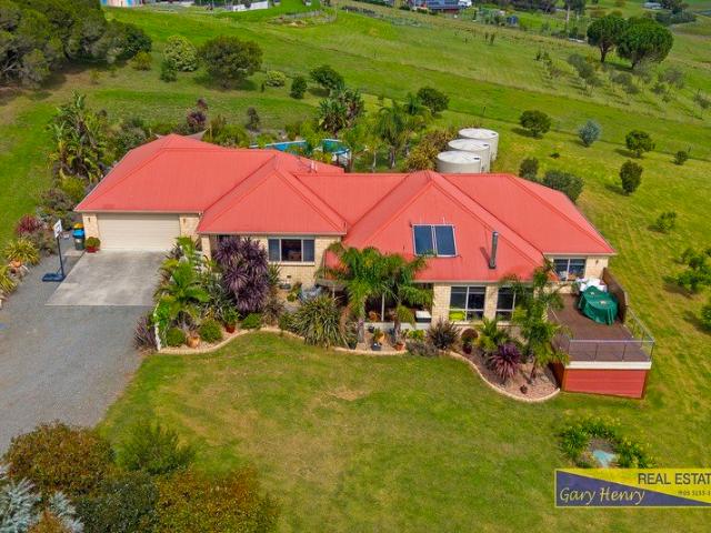 Cottage for sale in Swan Reach, Victoria