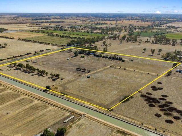 Cottage for sale in Harston, Victoria