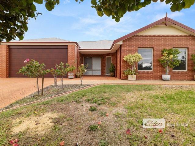 Cottage for sale in Harvey, Western Australia