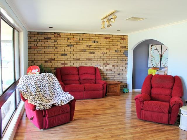 Cottage for sale in Table Top, New South Wales