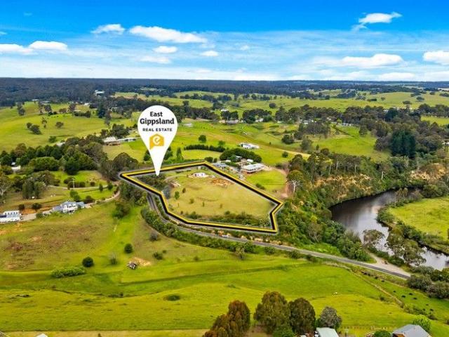 Cottage for sale in Swan Reach, Victoria