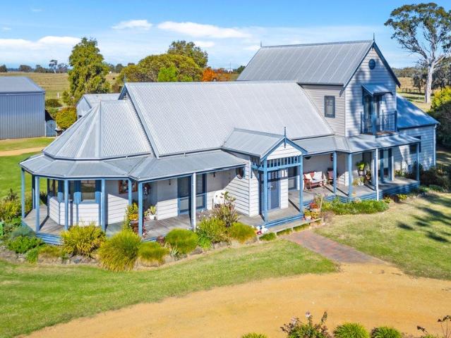 Cottage for sale in Briagolong, Victoria
