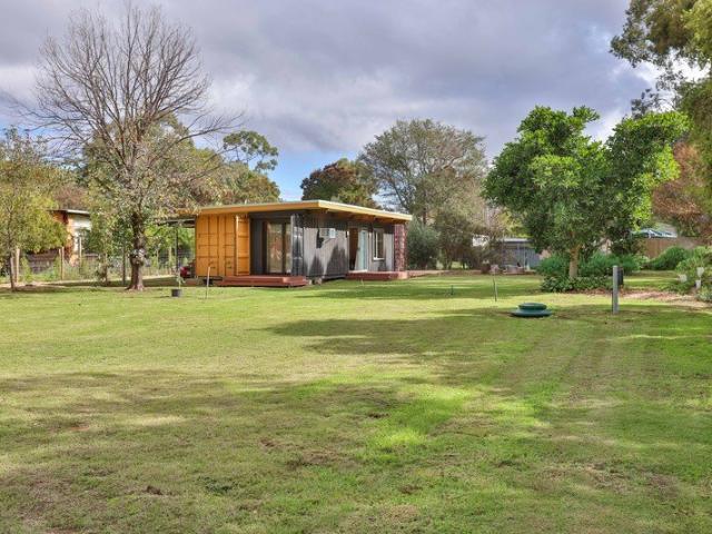 Apartment for rent in Nichols Point, Victoria