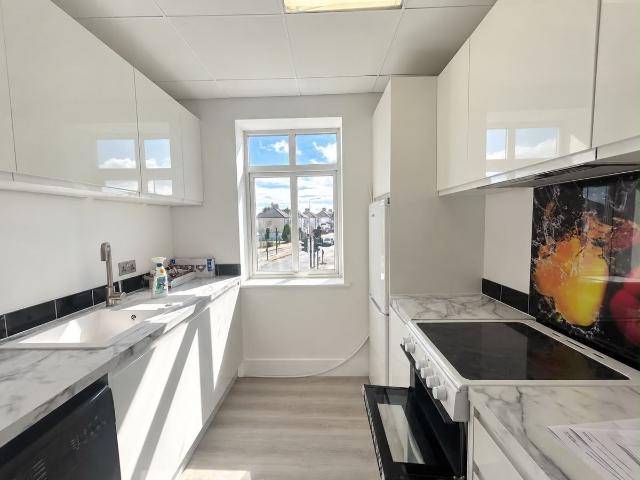 Apartment for rent in Rush Green, Greater London