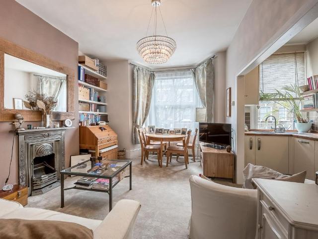 Apartment for rent in Clapham Junction, Greater London