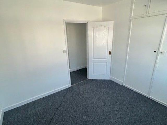 Apartment for rent in Clayhall, Greater London