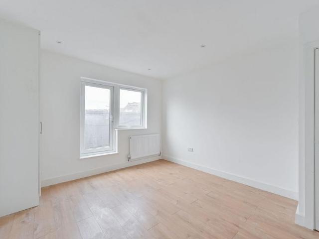 Apartment for rent in London Borough of Lewisham, Ladywell