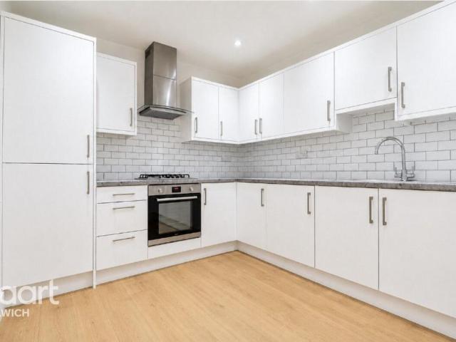 Apartment for rent in London Borough of Lewisham, Ladywell