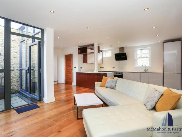 House for rent in Charlton Riverside, Greater London