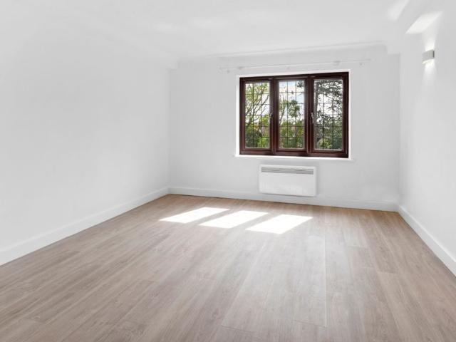 Apartment for rent in Surbiton, Greater London