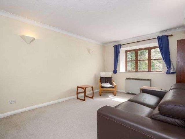 Apartment for rent in Hersham, Walton-on-Thames