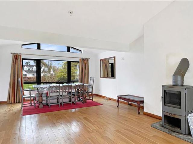 Detached House for sale in Ballynahown, Connacht