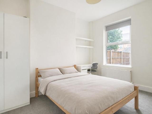 House for rent in Abbey Park, Barton In Fabis