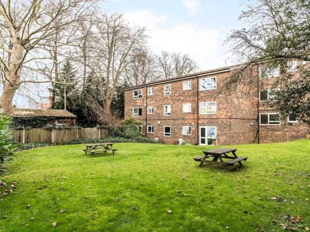 Apartment for rent in Camberwell, Greater London