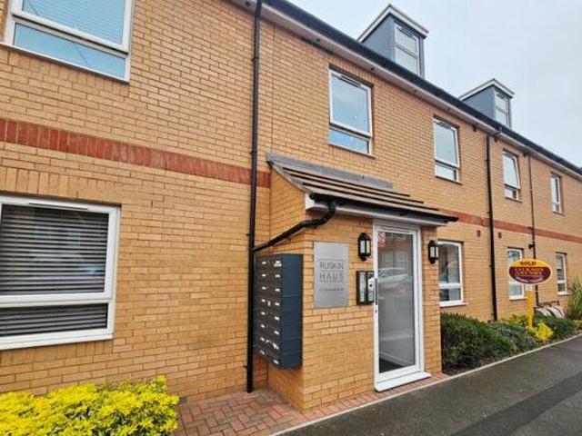 House for sale in Northampton, Northamptonshire