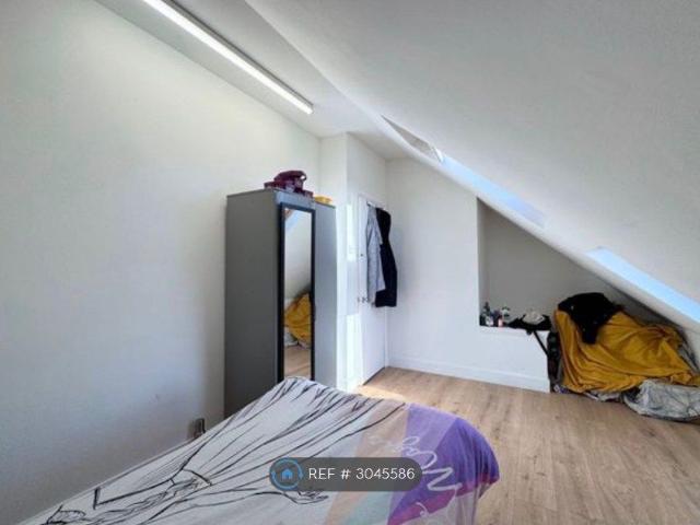 Room for rent in Wealdstone, Greater London
