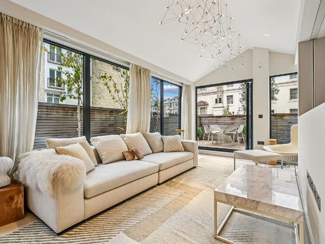 Apartment for rent in St. James's, Victoria