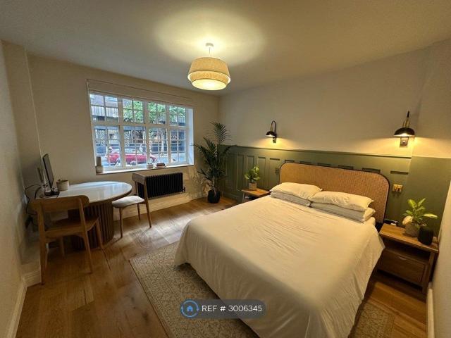 Studio for rent in Saint Pancras, Greater London