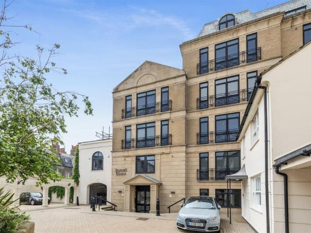 Studio for rent in Brunswick, Brighton & Hove