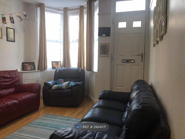 House for rent in Spring Park, Luton