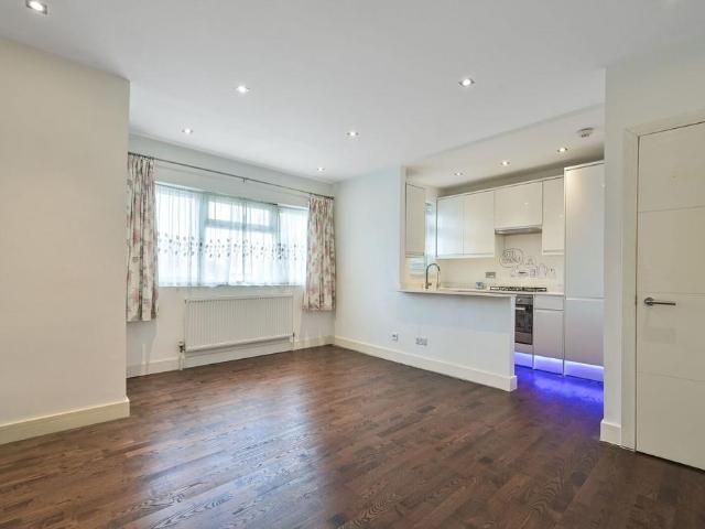 House for rent in West Hendon, The Hyde