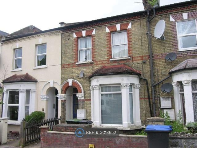 House for rent in Bowes Park, Greater London