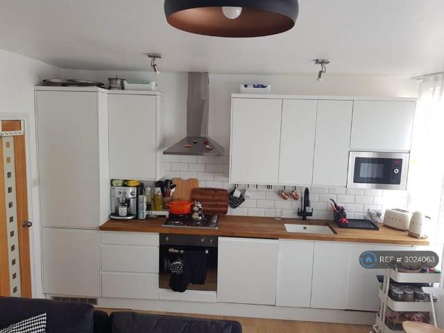 House for rent in Palmers Green, Greater London