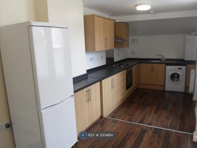 House for rent in Calderstones