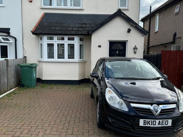 House for rent in London Borough of Ealing, Greater London