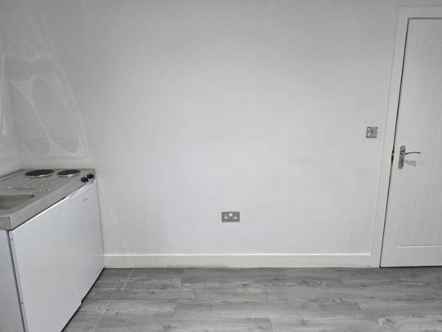 Studio for rent in Tilbury, Essex