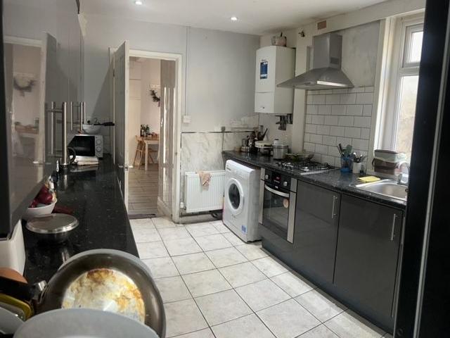 House for rent in Plasnewydd, Falcon Lodge
