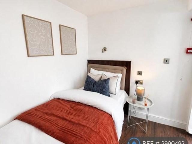 House for rent in Red Hill, Surrey