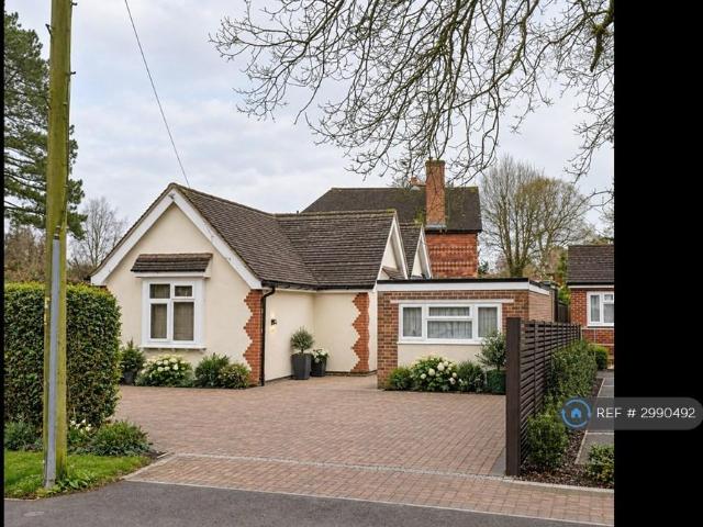 House for rent in Meath Green, Reigate and Banstead