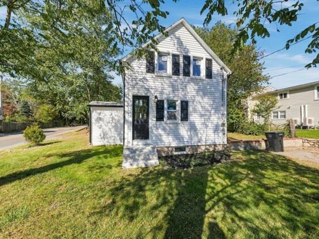 House for sale in Dartmouth, Bristol County